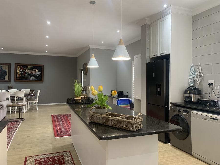 To Let 3 Bedroom Property for Rent in Big Bay Western Cape